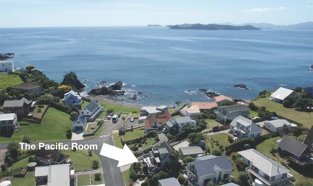 The Pacific Room, Tapeka Point Russell Luaran gambar